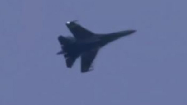 УКРАЈИНСКИ АВИОНИ УШЛИ У ПРОСТОР НАТО-А: Појавио се снимак, хитно дигнути Ф-16 (ВИДЕО) УКРАЈИНСКИ АВИОНИ УШЛИ У ПРОСТОР НАТО-А: Појавио се снимак, хитно дигнути Ф-16 (ВИДЕО)