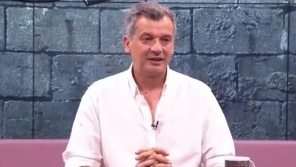 БЛОКАДЕР БОДРОЖИЋ ПРИЗНАО ДА ПРОТЕСТИ ПРОПАДАЈУ, НАПАО КАВЧИЋА, ПА ПОРУЧИО: Прво да преваримо грађане да смо удружени и дочепамо се власти! БЛОКАДЕР БОДРОЖИЋ ПРИЗНАО ДА ПРОТЕСТИ ПРОПАДАЈУ, НАПАО КАВЧИЋА, ПА ПОРУЧИО: Прво да преваримо грађане да смо удружени и дочепамо се власти!