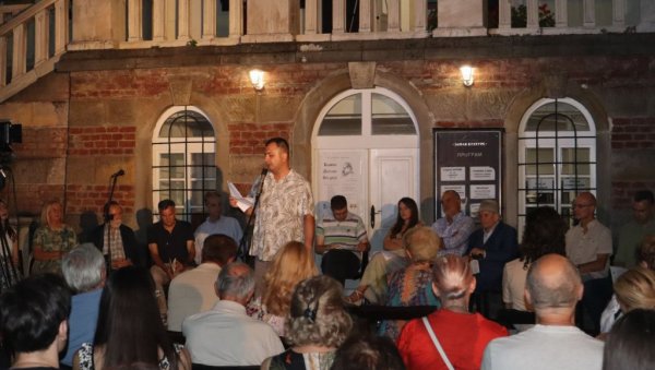 ОБНОВЉЕНА ПЕСНИЧКА СМОТРА: Дводневни „Велики митинг поезије“ у Врњачкој Бањи ОБНОВЉЕНА ПЕСНИЧКА СМОТРА: Дводневни „Велики митинг поезије“ у Врњачкој Бањи