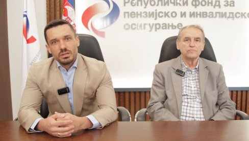 ЗАВРШЕНА ПОДЕЛА ПАКЕТА СОЛИДАРНЕ ПОМОЋИ: Корисницима уручено више од 85.000 истоветних пакета (ВИДЕО) ЗАВРШЕНА ПОДЕЛА ПАКЕТА СОЛИДАРНЕ ПОМОЋИ: Корисницима уручено више од 85.000 истоветних пакета (ВИДЕО)