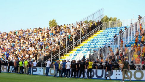 POLJACI ODUŠEVILI SRBIJU: Evo šta su uradili u Novom Pazaru (VIDEO) POLJACI ODUŠEVILI SRBIJU: Evo šta su uradili u Novom Pazaru (VIDEO)