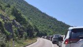 I PO TRI SATA SE ČEKA NA GRANICI:  Gradonačelnici Trebinja i Herceg Novog traže hitno rešavanje problema