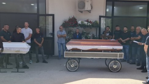 ZAŠTO DRAGI ŽIVKO? Dal` da budemo ljuti ili tužni jer znamo kakav si bio ZAŠTO DRAGI ŽIVKO? Dal` da budemo ljuti ili tužni jer znamo kakav si bio