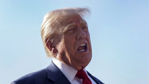 ТРАМП СЛЕТЕО У ЕВРОПУ И ОДМАХ ПОРУЧИО: Ово је ужасна инвазија! Боље се саберите, иначе... (ФОТО) ТРАМП СЛЕТЕО У ЕВРОПУ И ОДМАХ ПОРУЧИО: Ово је ужасна инвазија! Боље се саберите, иначе... (ФОТО)