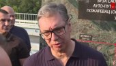 ДВОСТРУКИ АРШИНИ ТАЈКУНСКИХ МЕДИЈА Вучић: Са Н1 се жале да их је грубо одгурнуо жандарм, а када бију Гоцу Узелац ништа ДВОСТРУКИ АРШИНИ ТАЈКУНСКИХ МЕДИЈА Вучић: Са Н1 се жале да их је грубо одгурнуо жандарм, а када бију Гоцу Узелац ништа