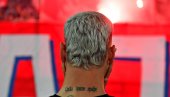 ЧАРОБНО! Навијачи Звезде направили осмицу Синиши у част и поздравили Арнаутовића (ВИДЕО) ЧАРОБНО! Навијачи Звезде направили осмицу Синиши у част и поздравили Арнаутовића (ВИДЕО)