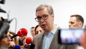 PA JESTE LI VI LJUDI NORMALNI, DAJTE DA VAS SMESTIMO U NEKU USTANOVU Vučić o sve sumanutijim potezima blokadera PA JESTE LI VI LJUDI NORMALNI, DAJTE DA VAS SMESTIMO U NEKU USTANOVU Vučić o sve sumanutijim potezima blokadera