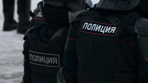 РУСКИ ВИСОКИ ЗВАНИЧНИК ПРОНАЂЕН МРТАВ: Поред њега били ловачка пушка и руком писана порука! (ФОТО)