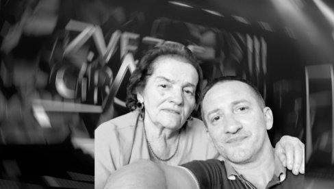 ТУГА У ЗВЕЗДАМА ГРАНДА Преминула мајка познатог певача: Одмори се најбоља мајко на свету ТУГА У ЗВЕЗДАМА ГРАНДА Преминула мајка познатог певача: Одмори се најбоља мајко на свету
