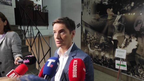 УКРАЛИ СУ ИЗ СКЦ - А СВЕ ШТО СУ МОГЛИ Брнабић: Тако би изгледала Србија да је преузму блокадери УКРАЛИ СУ ИЗ СКЦ - А СВЕ ШТО СУ МОГЛИ Брнабић: Тако би изгледала Србија да је преузму блокадери
