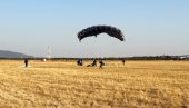 SKOK SA 5.500M: U Nišu u toku padobranska obuka pripadnika 63. brigade i Žandarmerije SKOK SA 5.500M: U Nišu u toku padobranska obuka pripadnika 63. brigade i Žandarmerije
