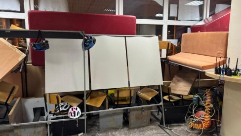 ХАОС НА УНИВЕРЗИТЕТУ У НОВОМ ПАЗАРУ: Погледајте шта су блокадери оставили иза себе (ФОТО)