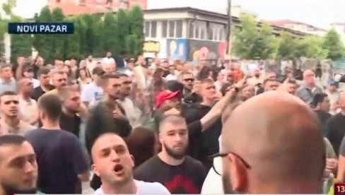 Н1 ДИРЕКТНО ХУШКА ПРОТИВ ДРЖАВЕ, А БЛОКАДЕР ЏАХИДИСТА ПОРУЧУЈЕ: Сад ћете да видите како Пазар бије полицију, ј**о вас Исус у уста!