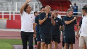 СРБИЈА ГЛЕДА И СМЕЈЕ СЕ: Ево шта је Мирослав Тањга рекао фудбалерима Војводине на полувремену, па су они напунили мрежу Звезде