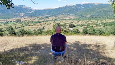 СА СРБИМА У ПЛАВНУ КОД КНИНА: Чувамо своје огњиште да сачувамо себе (ФОТО) СА СРБИМА У ПЛАВНУ КОД КНИНА: Чувамо своје огњиште да сачувамо себе (ФОТО)