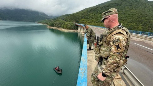 УТАПАЊЕ ИЛИ СУМЊИВА СМРТ?! Припадници тзв косовских безбедносних снага пронашли тело мушкарца у језеру Газиводе УТАПАЊЕ ИЛИ СУМЊИВА СМРТ?! Припадници тзв косовских безбедносних снага пронашли тело мушкарца у језеру Газиводе