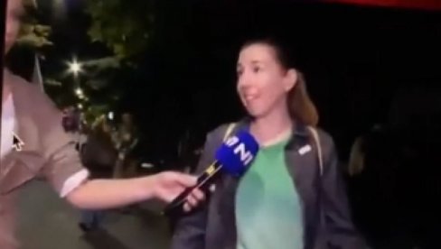 KO JE VLADANA PUTNIK PRICA: Predvodila je blokaderske falange sinoć na Vračaru (VIDEO) KO JE VLADANA PUTNIK PRICA: Predvodila je blokaderske falange sinoć na Vračaru (VIDEO)