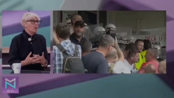 ДОК У НОВОМ ПАЗАРУ ПСУЈУ МАЈКУ СРПСКУ, ДЕЦУ И ИСУСА: Блокадерка Аида Ћоровић поручује да је први пут поносна - зна се и зашто (ВИДЕО) ДОК У НОВОМ ПАЗАРУ ПСУЈУ МАЈКУ СРПСКУ, ДЕЦУ И ИСУСА: Блокадерка Аида Ћоровић поручује да је први пут поносна - зна се и зашто (ВИДЕО)