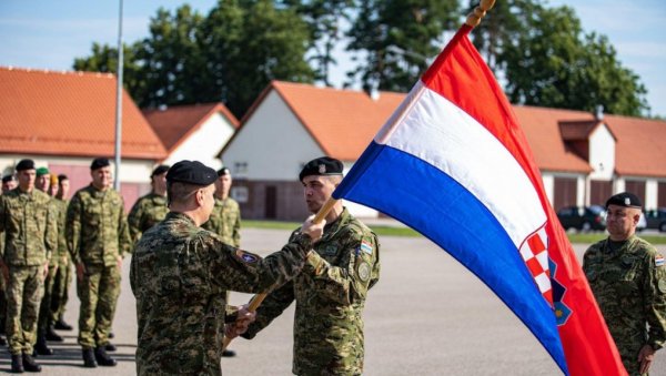 УДРУЖУЈУ СЕ ПРОТИВ СРБИЈЕ: Хрватска и Словенија потписали војни пакт, Бугарска следећа