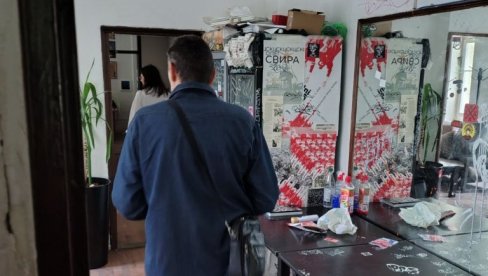 СВЕ ВЕЋЕ ИНТЕРЕСОВАЊЕ ГРАЂАНА ЗА ИЗЛОЖБУ У СКЦ: Отворена сваког радног дана од 10 до 17 часова, улаз бесплатан (ФОТО)
