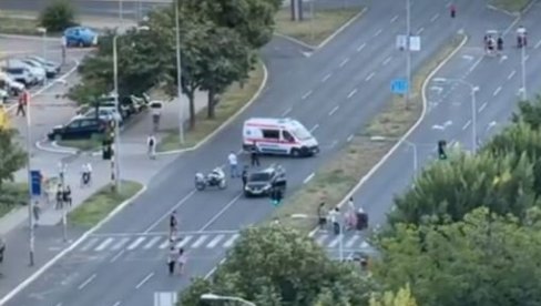 ЗГУБИДАНИ БЛОКИРАЛИ КОЛА ХИТНЕ ПОМОЋИ НА НОВОМ БЕОГРАДУ: Шачица блокадера терорише тешко болесне људе (ВИДЕО) ЗГУБИДАНИ БЛОКИРАЛИ КОЛА ХИТНЕ ПОМОЋИ НА НОВОМ БЕОГРАДУ: Шачица блокадера терорише тешко болесне људе (ВИДЕО)