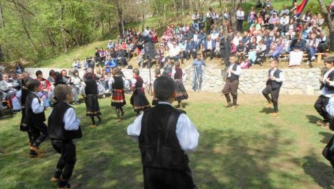 SMOTRA U PORODINU: Nastupaju folklorci iz Srbije i Rumunije