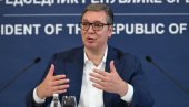 ДРЖАВА СРБИЈЕ ЈЕ ИСПРЕД СВИХ ПАРТИЈА Вучић: На милион напада на мене иде један напад на њих, на Зукорлића и друге ДРЖАВА СРБИЈЕ ЈЕ ИСПРЕД СВИХ ПАРТИЈА Вучић: На милион напада на мене иде један напад на њих, на Зукорлића и друге
