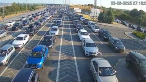 ŠPIC LETNJE SEZONE: Pojačan saobraćaj na auto-putu ka Nišu, gužve na ovim grnaičnim prelazima ŠPIC LETNJE SEZONE: Pojačan saobraćaj na auto-putu ka Nišu, gužve na ovim grnaičnim prelazima