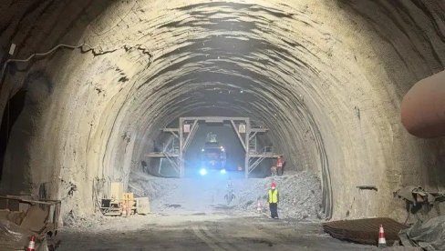 RADI SE U TRI SMENE: Probijeno oko 6.500 metara tunela kroz Frušku Goru RADI SE U TRI SMENE: Probijeno oko 6.500 metara tunela kroz Frušku Goru