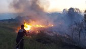 ПОЖАРИ НА ОТВОРЕНОМ КОД ПАРАЋИНА: Интервенисало и Добровољно ватрогасно друштво (ФОТО) ПОЖАРИ НА ОТВОРЕНОМ КОД ПАРАЋИНА: Интервенисало и Добровољно ватрогасно друштво (ФОТО)