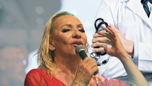 PROBLEMI SA SRCEM, UGRAĐEN BAJPAS: Vesna hitno hospitalizovana, a evo od čega pevačica boluje PROBLEMI SA SRCEM, UGRAĐEN BAJPAS: Vesna hitno hospitalizovana, a evo od čega pevačica boluje