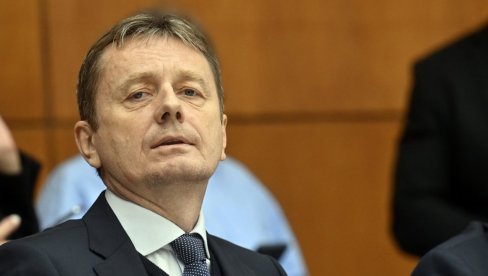 САРАПА ОТКРИО КАКО СЕ ГЛИШИЋ ПОНАШАО ПРЕД МОЖДАНИ УДАР: Кад је покушао да одговори на питање нешто се десило САРАПА ОТКРИО КАКО СЕ ГЛИШИЋ ПОНАШАО ПРЕД МОЖДАНИ УДАР: Кад је покушао да одговори на питање нешто се десило