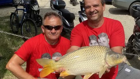 САБО И БАНЕ УПЕЦАЛИ КАПИТАЛЦА: Извукли грдосију од 87 килограма САБО И БАНЕ УПЕЦАЛИ КАПИТАЛЦА: Извукли грдосију од 87 килограма