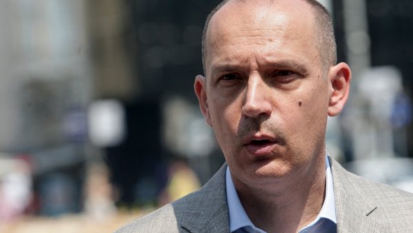 ЛАЖОВИ ЖЕЛЕ САД ПРЕКО БОЛЕСНЕ ДЕЦЕ ДА СЕ ДОМОГНУ ВЛАСТИ Лончар одговорио блокадерима: Чињенице указују апсолутно на другачије податке