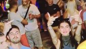 NARODE, OVO TI NUDE BLOKADERI FAŠISTI: Kamenovanje, srednji prst, psovke i uvrede (VIDEO)