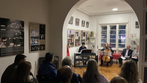 OD MONODRAME DO KLASIČNE GITARE: Pozorišni život u Zaječaru bez letnje pauze, tematski programi iz večeri u veče OD MONODRAME DO KLASIČNE GITARE: Pozorišni život u Zaječaru bez letnje pauze, tematski programi iz večeri u veče