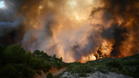 NAJVEĆI POŽAR U 21. VEKU ZAHVATIO FRANCUSKU: Ima mrtvih, veliki broj ljudi nestalo, naređena hitna istraga (FOTO/VIDEO)