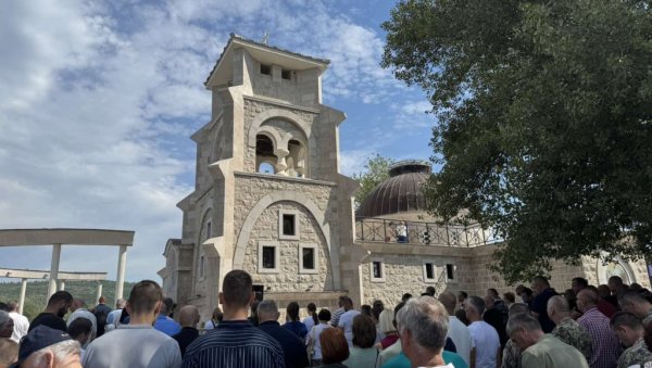 КРВ МУЧЕНИКА ОСВЕШТАЛА ХЕРЦЕГОВИНУ: У Пребиловцима обележене 84 године од монструозног усташког злочина над Србима