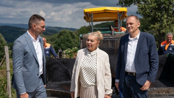 СОФРОНИЈЕВИЋ: Настављамо да улажемо у путну инфраструктуру и побољшавамо живот грађана СОФРОНИЈЕВИЋ: Настављамо да улажемо у путну инфраструктуру и побољшавамо живот грађана