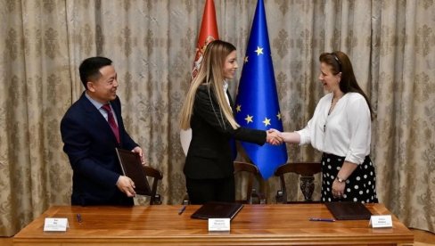 MESAROVIĆ POTPISALA MEMORANDUM SA KINEZIMA: Za izgradnju nove fabrike u Ćupriji MESAROVIĆ POTPISALA MEMORANDUM SA KINEZIMA: Za izgradnju nove fabrike u Ćupriji