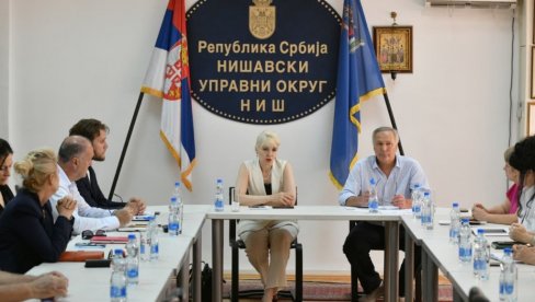 МИНИСТАРКА ЛАЗАРЕВИЋ У РАДНОЈ ПОСЕТИ НИШУ: Тржишна инспекција је важан механизам за функционисање тржишта МИНИСТАРКА ЛАЗАРЕВИЋ У РАДНОЈ ПОСЕТИ НИШУ: Тржишна инспекција је важан механизам за функционисање тржишта