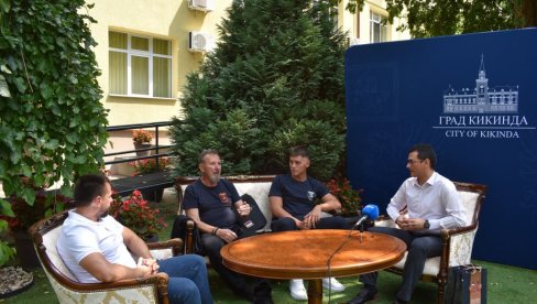 ПРИЈЕМ ЗА УСПЕШНОГ ПЛИВАЧА: Подршка репрезентативцу Алекси Коцкару за Светско првенство