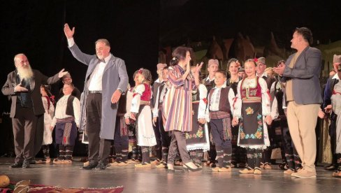 PREMIJERA ROMANTIKA U OPANCIMA: U čast pesnika Milorada Petrovića Seljančice