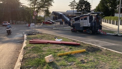 ДРАЈЗЕРОВОМ У ТРИ ТРАКЕ ВЕЋ СЛЕДЕЋЕ НЕДЕЉЕ: После одлагања рокова и проблема, битна саобраћајница на Савском венцу ускоро у финкцији