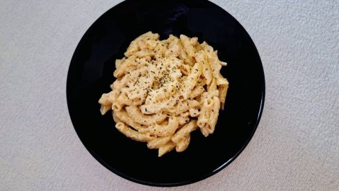 PESTO PASTA SA PILETINOM: Brzo, jednostavno i neodoljivo PESTO PASTA SA PILETINOM: Brzo, jednostavno i neodoljivo