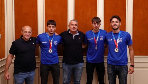 ОСВОЈИЛИ ДВЕ ЗЛАТНЕ МЕДАЉЕ: Пријем за атлетичаре АК Маратон из Сомбора