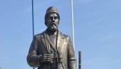УКЛОЊЕН СПОМЕНИК ПАВЛУ ЂУРИШИЋУ: Мештани сами склонили обележје после освештања