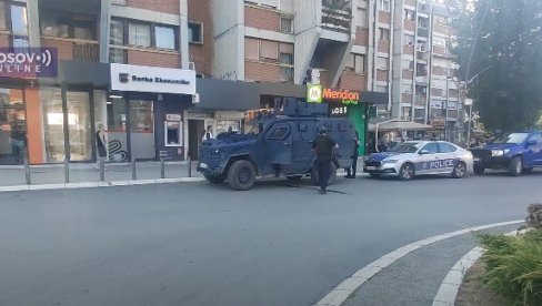 KURTIJEVI POLICAJCI PONOVO TERORIŠU NAROD: U Severnoj Mitrovici privedene dva srpska mladića (VIDEO)