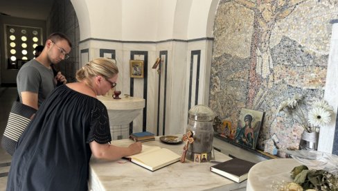 NOVOSTI NA LICU MESTA - KAD SRCE ZADRHTI NAD PLAVOM GROBNICOM: Ostrva Krf i Vido zauvek upisana u genetski kod srpskog naroda