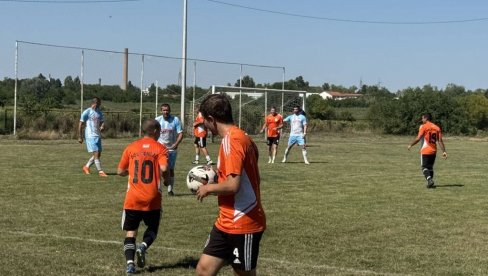 FK LEHEL DEO EVROPSKOG PROJEKTA: Fudbalski klub iz prigradskog naselja Zrenjanina u srpsko-mađarskoj saradnji FK LEHEL DEO EVROPSKOG PROJEKTA: Fudbalski klub iz prigradskog naselja Zrenjanina u srpsko-mađarskoj saradnji